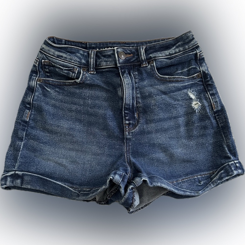AMERICAN EAGLE HIGHEST RISE MOM JEAN